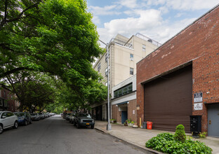 28 Garfield Pl in Brooklyn, NY - Foto de edificio - Building Photo