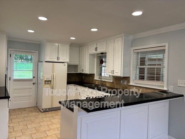 6515 Randy Dr in Charlotte, NC - Building Photo - Building Photo