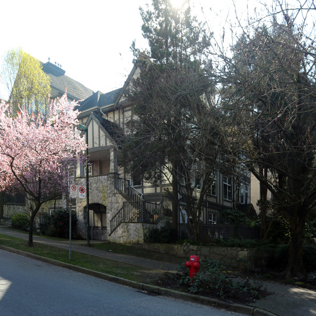 Broughton Court in Vancouver, BC - Building Photo - Building Photo