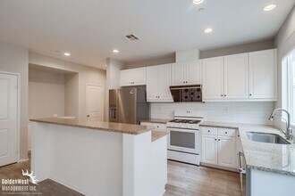 1717 Signature Pl in Chula Vista, CA - Building Photo - Building Photo