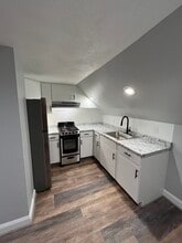 142 Elm St in Amesbury, MA - Building Photo - Building Photo