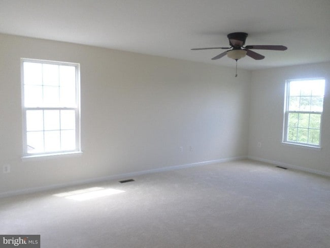 9309 Birch Cliff Drive in Fredericksburg, VA - Foto de edificio - Building Photo