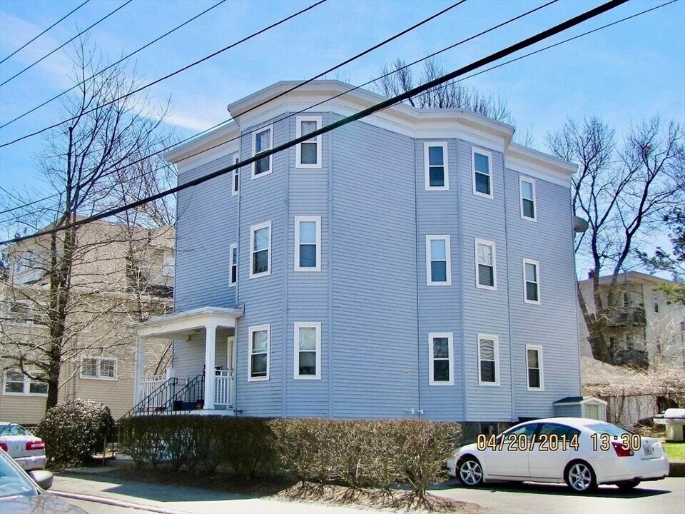 7 Rawson Rd in Quincy, MA - Foto de edificio