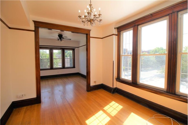 3906 N Ashland Ave-Unit -3 in Chicago, IL - Building Photo - Building Photo