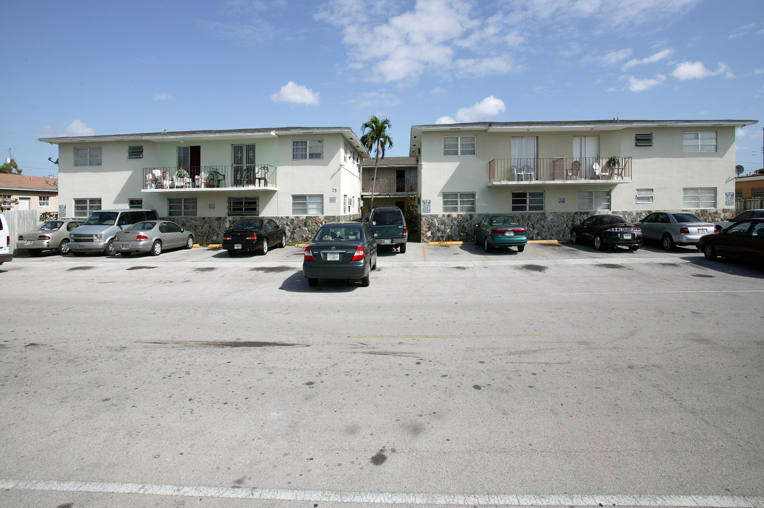 75 W 11th St in Hialeah, FL - Building Photo