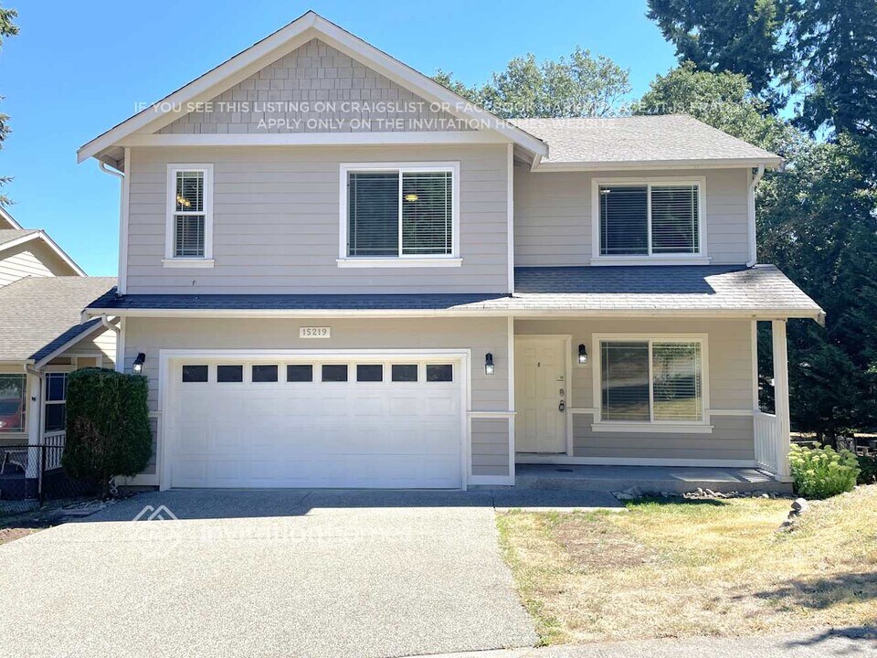 15219 24th Ave E in Tacoma, WA - Building Photo
