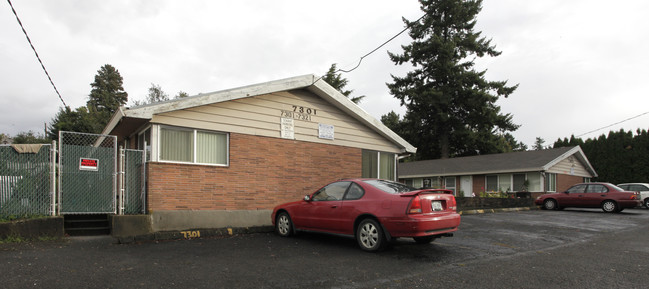 7301-7321 SE Division St in Portland, OR - Building Photo - Building Photo