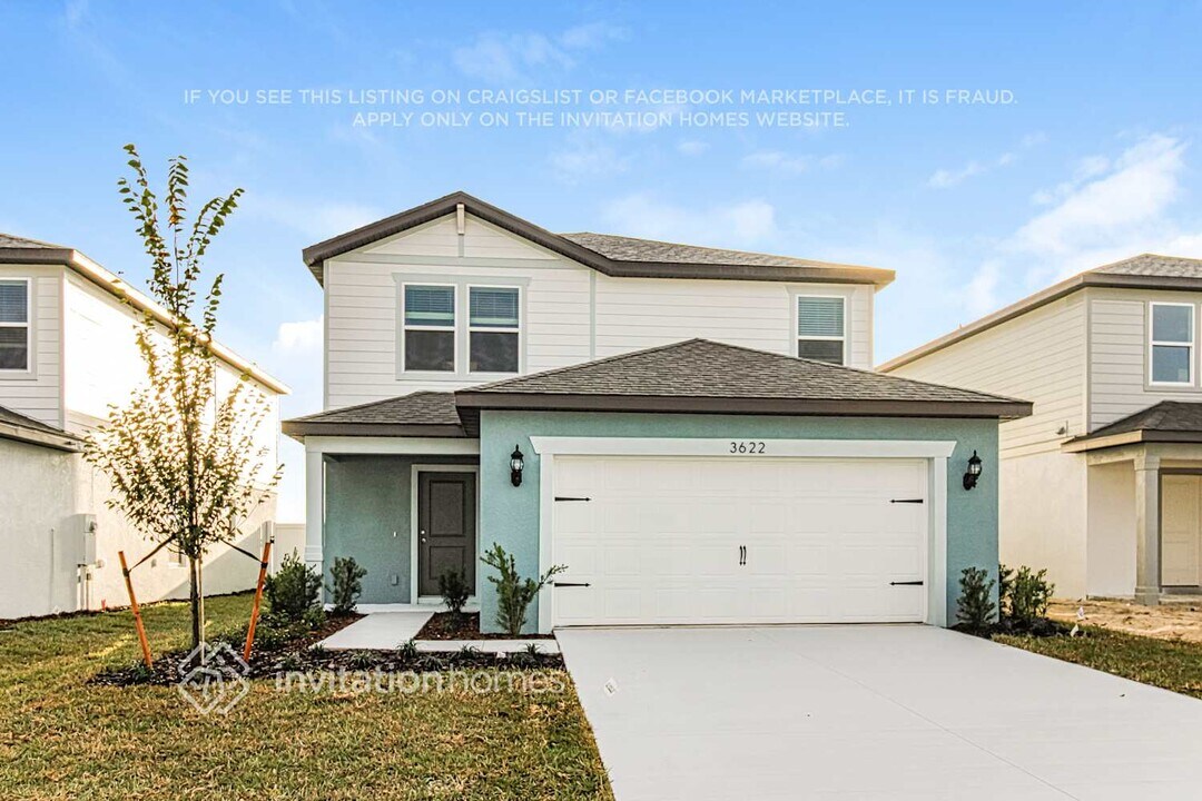 3622 Hornbeam Rd in Spring Hill, FL - Foto de edificio