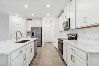 31942 Folk Top St in San Antonio, FL - Building Photo - Building Photo