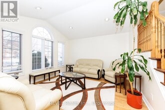 16 Chessington St in St Catharines, ON - Building Photo - Building Photo