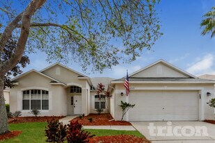 11723 Grove Arcade Dr, Unit B in Riverview, FL - Building Photo