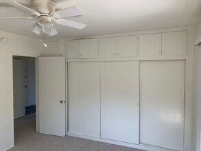 3661 Regal Pl, Unit A in Los Angeles, CA - Foto de edificio - Building Photo