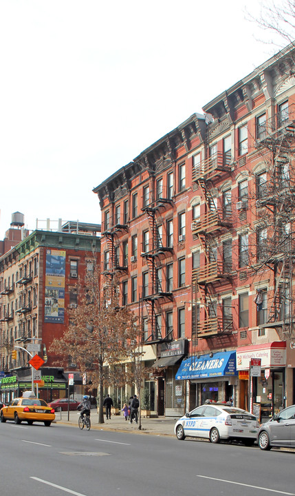 1727 Second Ave in New York, NY - Building Photo