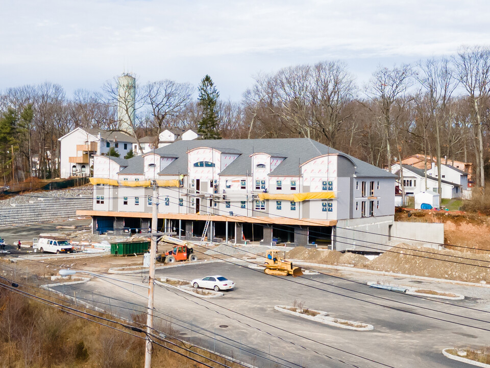 146 Route 59 in Monsey, NY - Building Photo