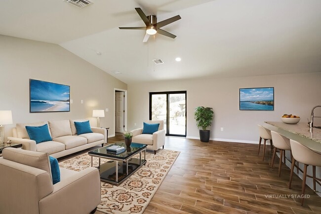 18434 Fern Rd in Ft. Myers, FL - Foto de edificio - Building Photo