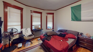 60 Pinkert St, Unit 60 in Medford, MA - Foto de edificio - Building Photo