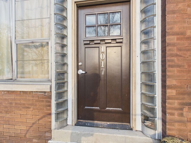 1017 N Front St in Harrisburg, PA - Building Photo - Building Photo