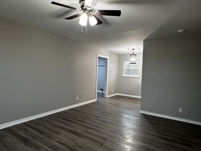 110 K St in Elgin, OK - Building Photo - Building Photo