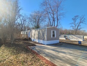 85 Deerwood Park in Centralia, IL - Foto de edificio - Building Photo