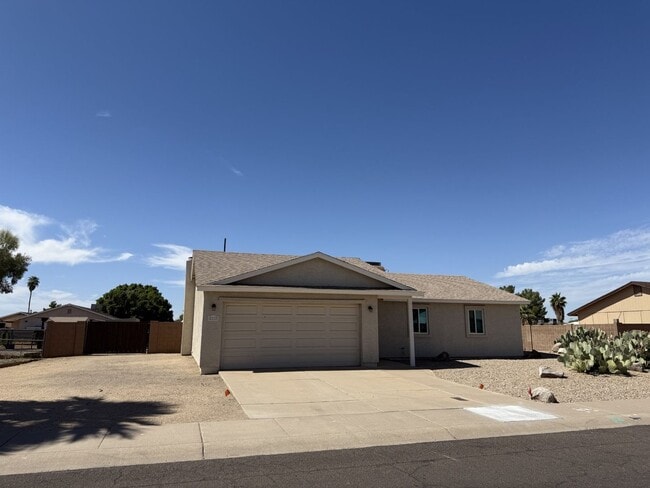 property at 6117 W Monte Cristo Ave