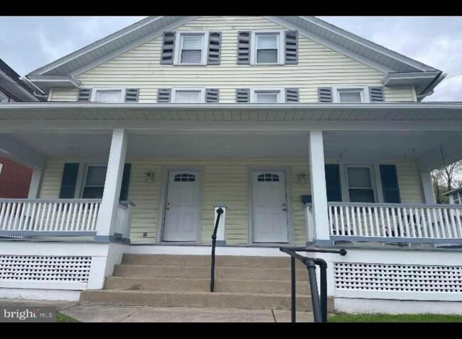 property at 123 S Thomas St