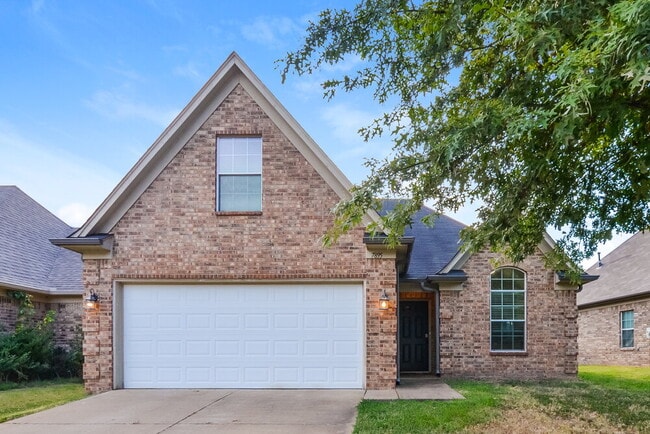 7895 Ridgedale Dr