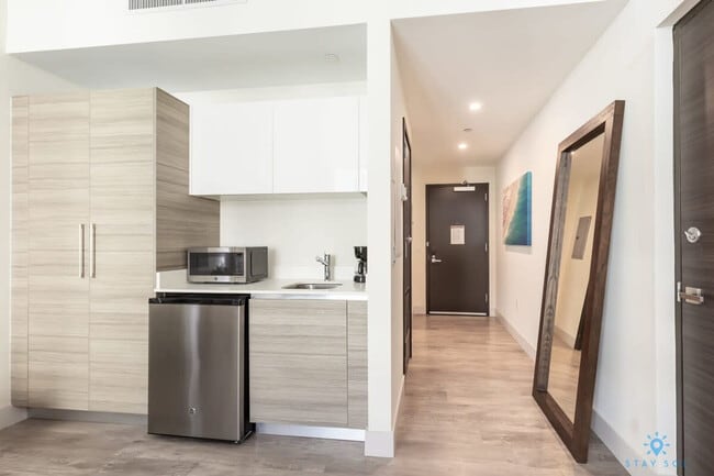 777 N Ocean Dr in Hollywood, FL - Building Photo - Building Photo