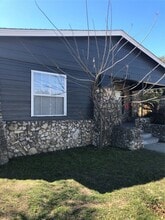 2923 Azle Ave, Unit A in Fort Worth, TX - Building Photo - Building Photo