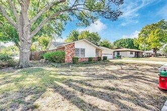 5228 Bonnie Wayne St in Fort Worth, TX - Building Photo - Building Photo