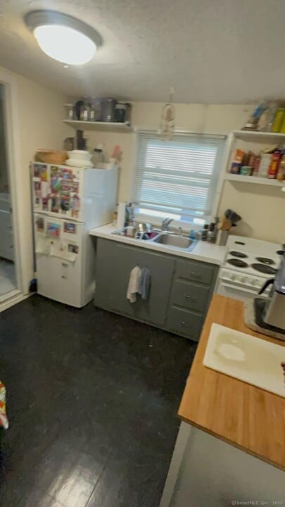 20 Erin St in Middletown, CT - Building Photo