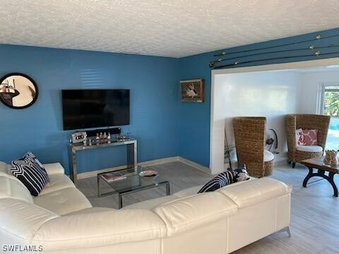 5312 Mayfair Ct in Cape Coral, FL - Building Photo - Building Photo