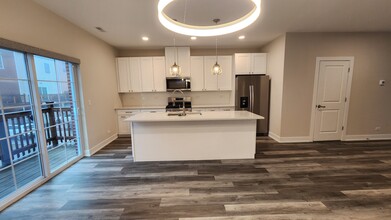 10600 Alice Mae Ct in Orland Park, IL - Building Photo - Building Photo