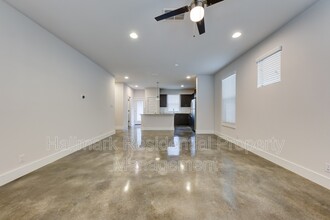 200 Melrose Pl-Unit -#500 in San Antonio, TX - Foto de edificio - Building Photo