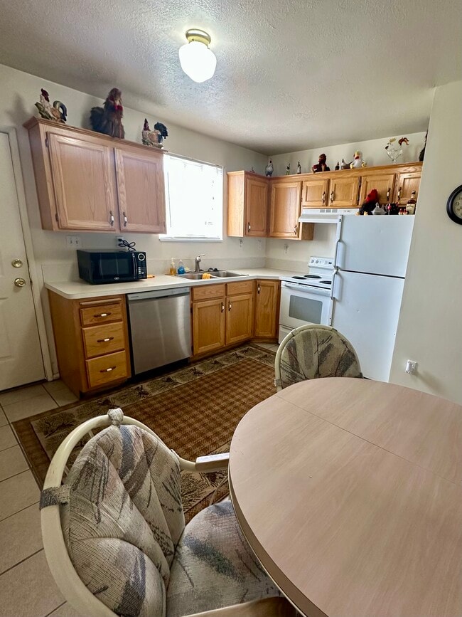 647 N 400 W in Kaysville, UT - Building Photo - Building Photo