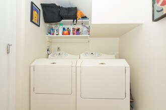 53 Winslow Rd, Unit 2 in Brookline, MA - Building Photo - Building Photo