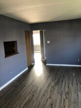 1120 E 6th St apt 3 in Des Moines, IA - Building Photo - Building Photo