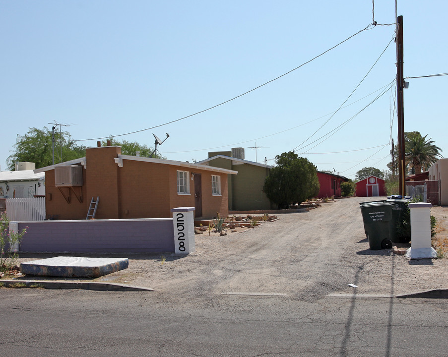 2528 N Fontana Ave in Tucson, AZ - Foto de edificio