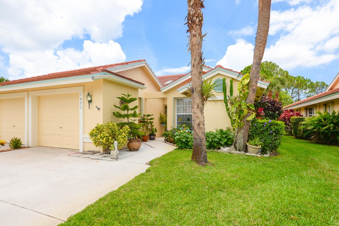 1497 SW Greens Pointe Way in Palm City, FL - Building Photo