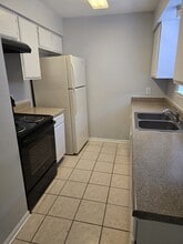 1235 Lyric Ln in Pasadena, TX - Foto de edificio - Building Photo