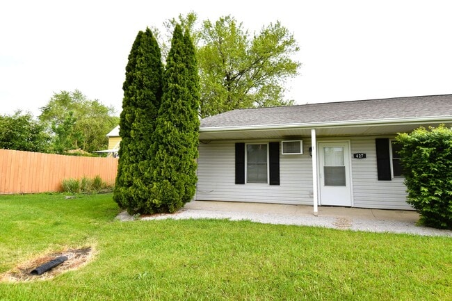 property at 425-427 W 8th St