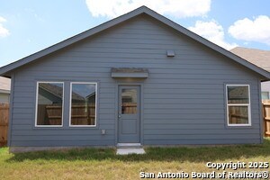 757 Tower Hill Vw in New Braunfels, TX - Foto de edificio - Building Photo