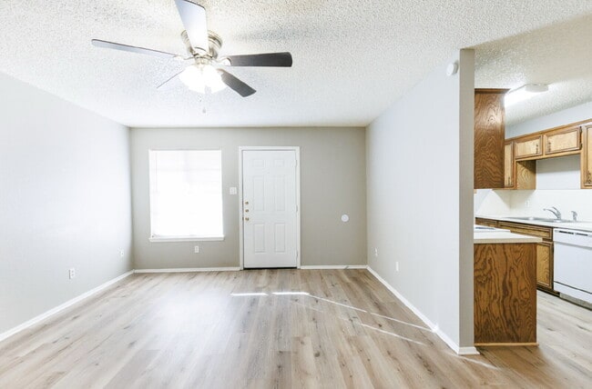 6112 38th St in Lubbock, TX - Foto de edificio - Building Photo