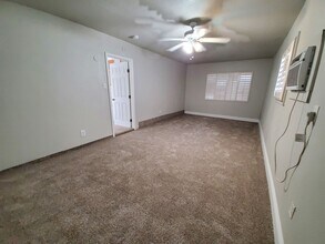 1415 De Witt Ave in Sanger, CA - Building Photo - Building Photo