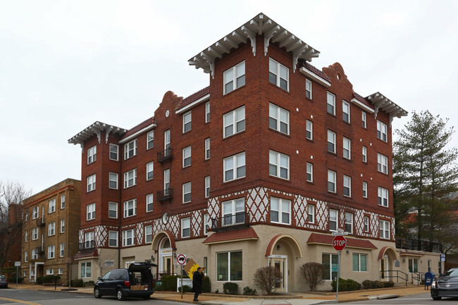 Clayton Square in St. Louis, MO - Building Photo - Building Photo