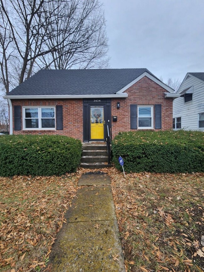 property at 3434 Grandview Ave