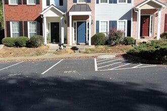 962 Tree Creek Blvd in Lawrenceville, GA - Foto de edificio - Building Photo