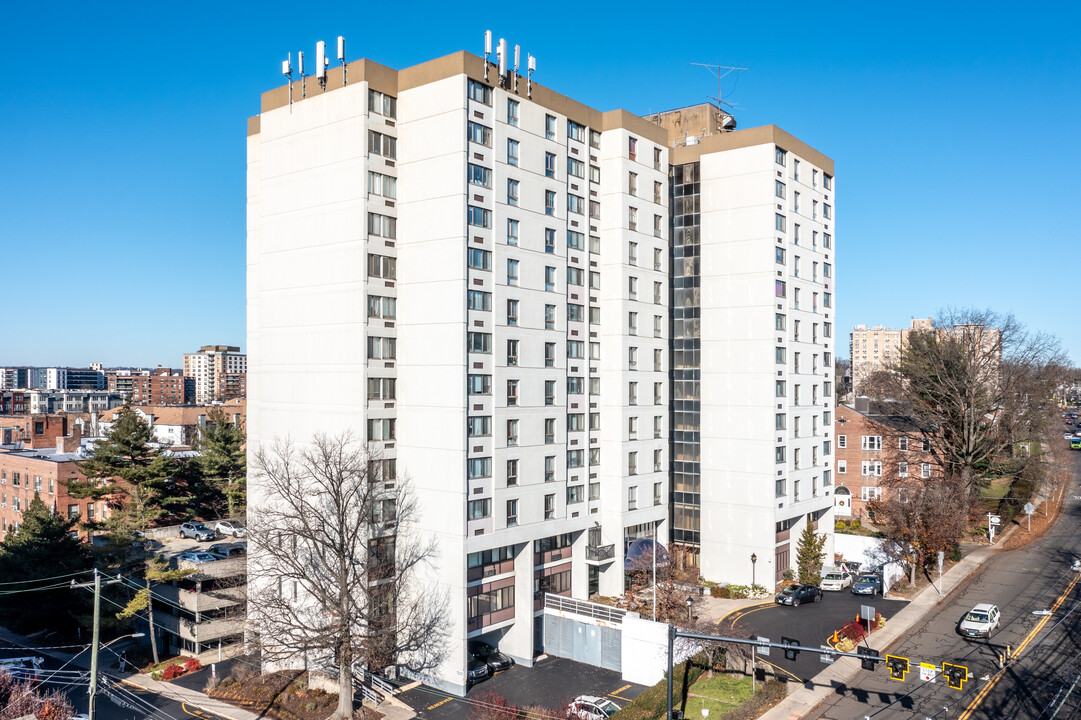 Royal Pavillion in Stamford, CT - Building Photo