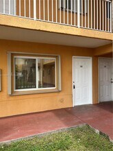 6225 SW Kendale Lakes Cir in Miami, FL - Building Photo - Building Photo