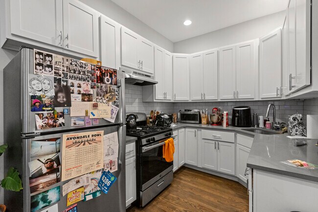 2354 N Elston Ave in Chicago, IL - Building Photo - Building Photo