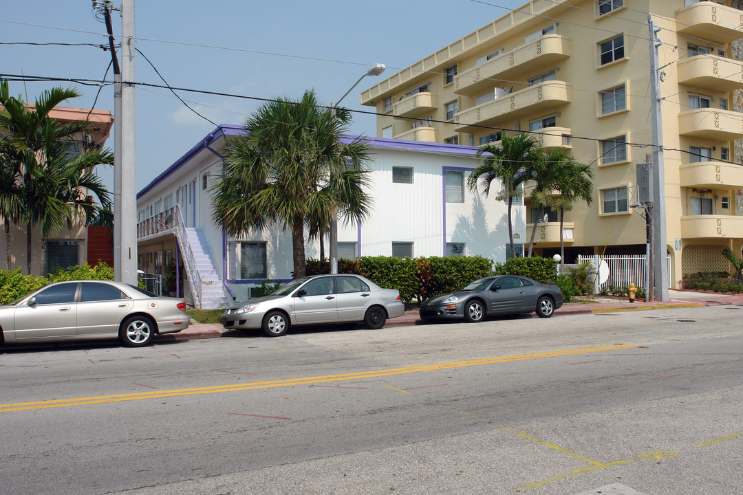 8350 Byron Ave in Miami Beach, FL - Building Photo